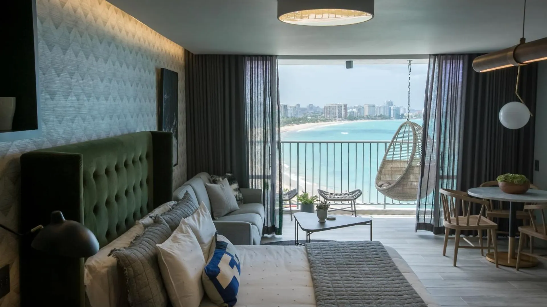 Ocean View Deluxe Suite: Pvt. Beach & Pool San Juan Aparthotel
