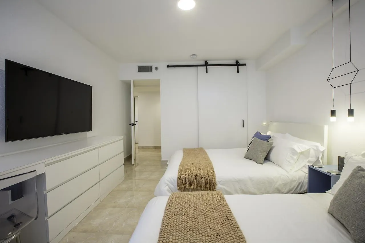 Ocean View Deluxe Suite: Pvt. Beach & Pool San Juan Lejlighedshotel